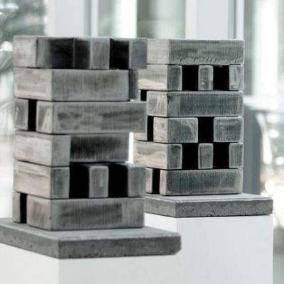 Wortarchitektur (Denken / Fühlen):
<br />

<br />
je 36 x 20 x 20 cm
<br />
Stahl massiv