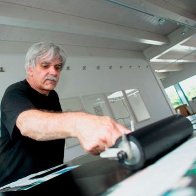 Originalgrafik-Druckarbeit: <br /><br />Druckplatte einfärben