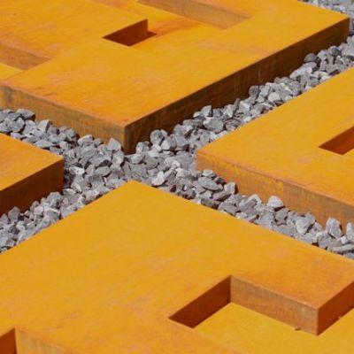 Grafik-Bodenskulptur:
<br />

<br />
Details