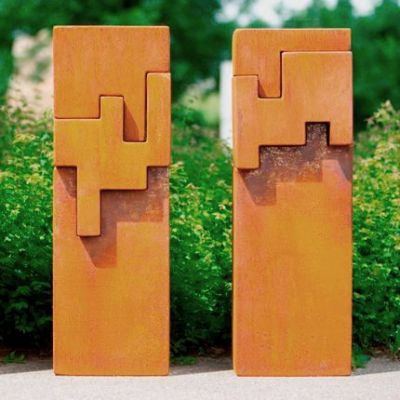 Grafik-Stelen -
<br />
Fortschreitende Flächenstruktur:
<br />

<br />
Details