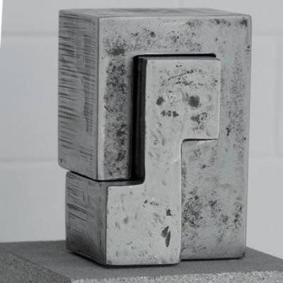 Flächenstruktur B - 
<br />
Skulptur 4:
<br />

<br />
Skulptur 24 x 16 x 14 cm
<br />
Stahl massiv
