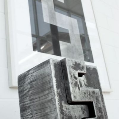 Würfel-Grafik-Skulptur I:
<br />

<br />
Details