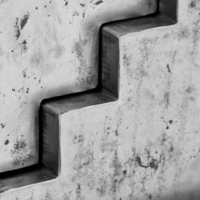 Würfelskulptur M:
<br />

<br />
Details